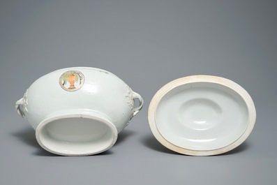 A Chinese export porcelain 'Mysterious urn' tureen and cover on stand, Qianlong/Jiaqing