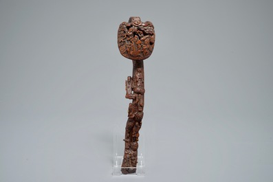 A Chinese carved wood ruyi scepter, 19/20th C.