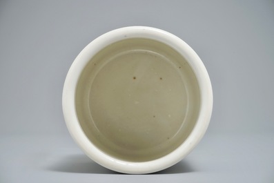 A fine Chinese famille rose brush pot, 19/20th C.