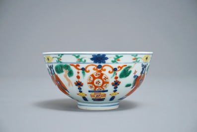 Un bol en porcelaine de Chine wucai, marque de Wanli, 19/20&egrave;me
