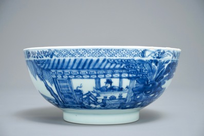 A Chinese blue and white bowl with figurative design all around, Kangxi/Yongzheng