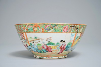 A large Chinese Canton famille rose bowl, 19th C.