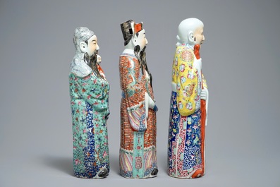 Een set van drie Chinese famille rose onsterfelijken, 19/20e
