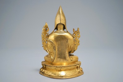 A Sino-Tibetan gilt bronze figure of Tsongkhapa, 17/18th C.