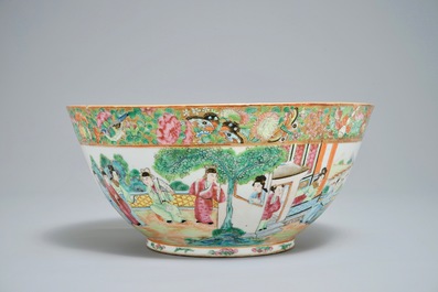 A large Chinese Canton famille rose bowl, 19th C.