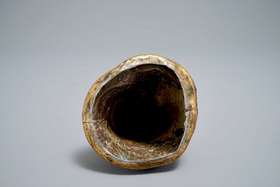 Un mod&egrave;le d'un Luohan en laiton dor&eacute; et &eacute;maill&eacute;, Chine, Qianlong