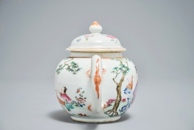 Une th&eacute;i&egrave;re en porcelaine de Chine famille rose &agrave; d&eacute;cor d'une femme et un gar&ccedil;on, Qianlong