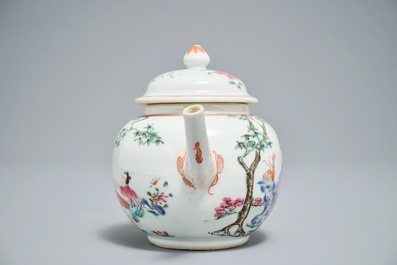Une th&eacute;i&egrave;re en porcelaine de Chine famille rose &agrave; d&eacute;cor d'une femme et un gar&ccedil;on, Qianlong