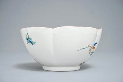 Een Japanse lotusvormige Kakiemon kom met spelende jongens, Edo, 17e eeuw