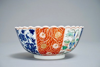 A lobed Chinese famille verte bowl with 'shells' design, Kangxi