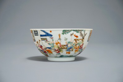 Un bol et une coupe en porcelaine de Chine famille rose, 19/20&egrave;me