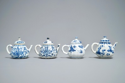 Vier Chinese blauwwitte meloenvormige theepotjes, Kangxi