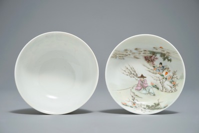 Un bol et une coupe en porcelaine de Chine famille rose, 19/20&egrave;me