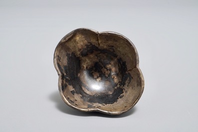 Five Chinese quatrefoil silver and lac burgaute saucers and four cups, 17/18th C.
