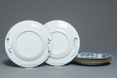 Zes Chinese blauwwitte 'Pompadour' borden, Qianlong