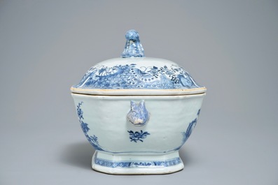 A Chinese blue and white tureen and cover on stand, Qianlong
