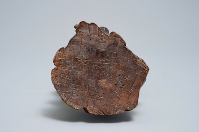 Une grande figure de Zhong Kui en bois incrust&eacute; d'argent, Chine, 19&egrave;me