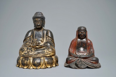 Deux figures votives en bois laqu&eacute; et dor&eacute;, le Cor&eacute;e, 19&egrave;me