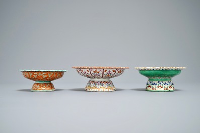 Three Chinese Bencharong-style footed bowls for the Thai market, 19th C.