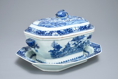 A Chinese blue and white tureen and cover on stand, Qianlong