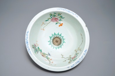 Two Chinese famille rose vases and a large deep bowl, 19th C.