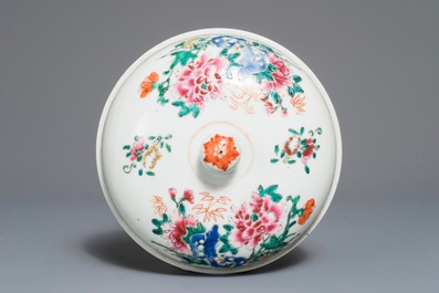 A round Chinese famille rose covered tureen with floral design, Qianlong