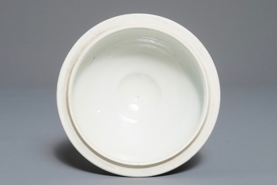 A pair of Chinese Canton famille rose covered bowls, 19th C.