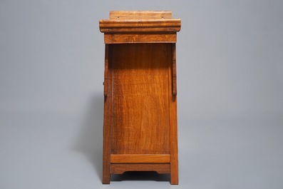 Un cabinet d'autel de style Ming en bois de hongmu, Chine, Qing