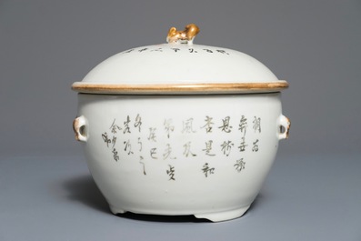 Een Chinese qianjiang cai dekselkom, 19/20e eeuw