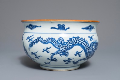 A blue and white Chinese censer with dragons chasing the pearl, Kangxi
