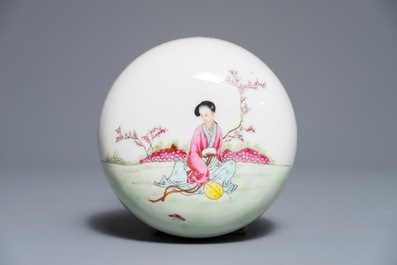 A Chinese famille rose covered jar and vase with fine figural design, Qianlong marks, Republic, 20th C.