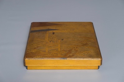 Une bo&icirc;te &agrave; calligraphie 'Suzuribako', laqu&eacute;e et dor&eacute;e, avec sa pierre &agrave; encre, Meiji, 19&egrave;me