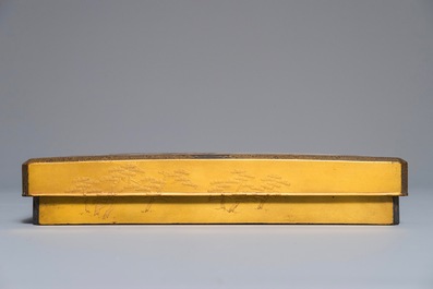 Une bo&icirc;te &agrave; calligraphie 'Suzuribako', laqu&eacute;e et dor&eacute;e, avec sa pierre &agrave; encre, Meiji, 19&egrave;me