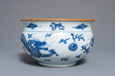 A blue and white Chinese censer with dragons chasing the pearl, Kangxi