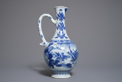Een Chinese blauwwitte kan met figuratief decor rondom, Transitie periode