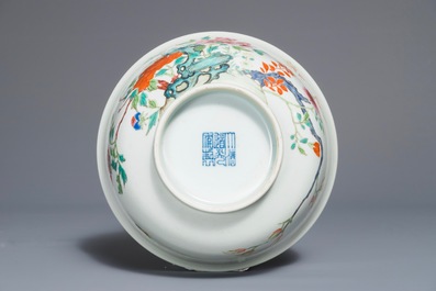 A Chinese famille rose bowl with flowers, Daoguang mark, 19/20th C.
