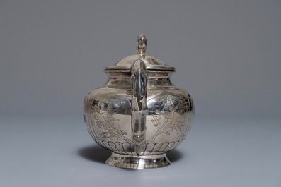 A Chinese silver-plated tea service on tray, Republic, 1st half 20th C.