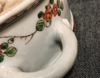 A Chinese famille verte tripod basin with birds among foliage, Kangxi