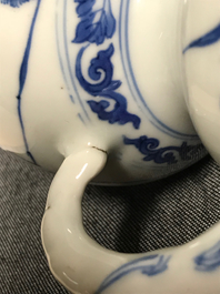 Een Chinese blauwwitte vaas met olifantenoren, Transitie periode