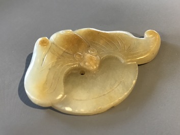 Nine various Chinese jade carvings, 20th C.