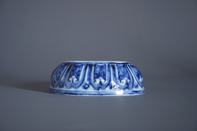 A Chinese blue and white lotus throne-shaped stand, Xuande mark, 19/20th C.