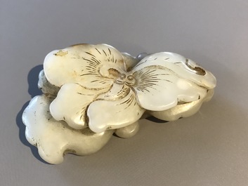 Nine various Chinese jade carvings, 20th C.