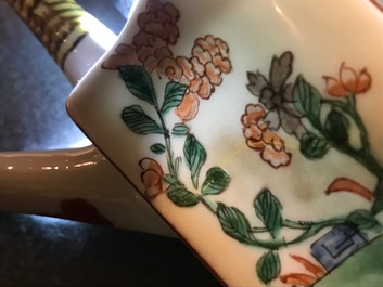 Een Chinese famille verte theepot met deksel, Kangxi