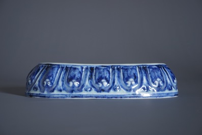 A Chinese blue and white lotus throne-shaped stand, Xuande mark, 19/20th C.