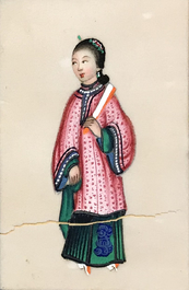Une vitrine d'applique en bois, deux albums de peintures et un portrait sur papier de riz, 19/20&egrave;me