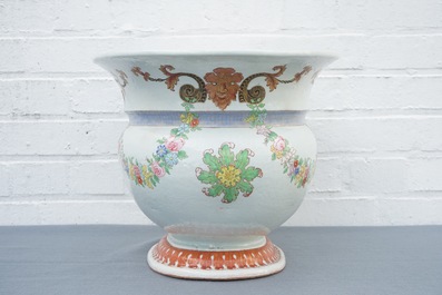 A rare Chinese famille rose 'Pronk'-style wine cooler, Qianlong, ca. 1740