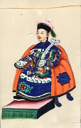 Une vitrine d'applique en bois, deux albums de peintures et un portrait sur papier de riz, 19/20&egrave;me