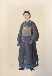 Une vitrine d'applique en bois, deux albums de peintures et un portrait sur papier de riz, 19/20&egrave;me