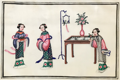 Une vitrine d'applique en bois, deux albums de peintures et un portrait sur papier de riz, 19/20&egrave;me