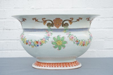 A rare Chinese famille rose 'Pronk'-style wine cooler, Qianlong, ca. 1740